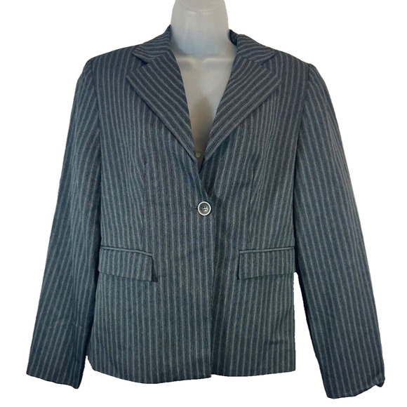 Sharagano Jackets & Blazers - NEW Atelier Blazer Size 10 Gray Heather Pinstripe Button Front LS $240 Women A10